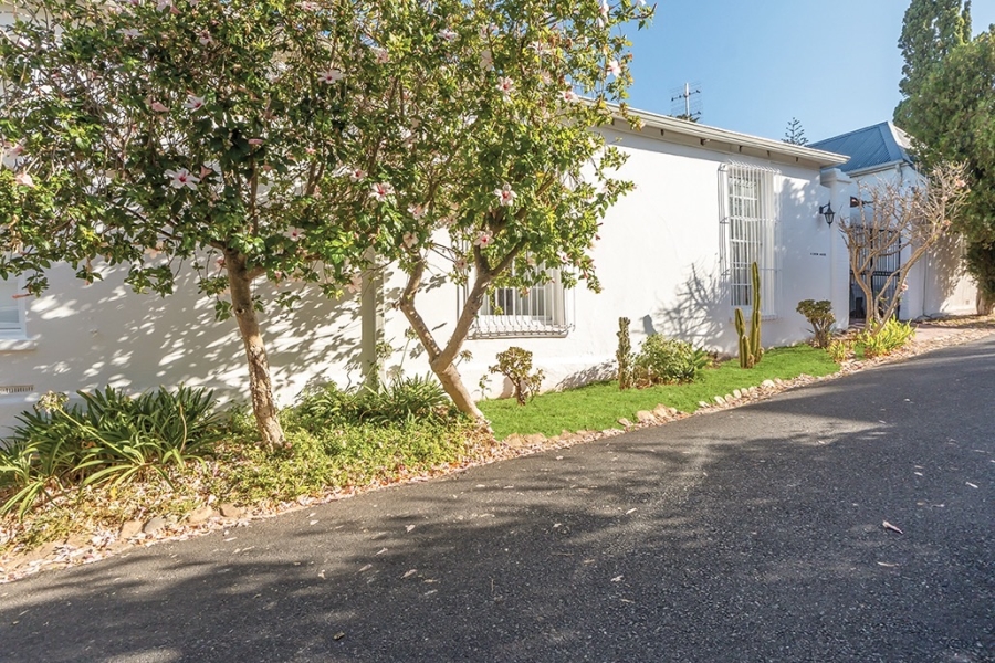 1 Bedroom Property for Sale in Wynberg Upper Western Cape